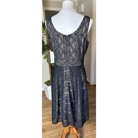 Maggy London Black Lace Fit & Flare Midi Dress Geometric Sleeveless Size 10 - Picture 5 of 6